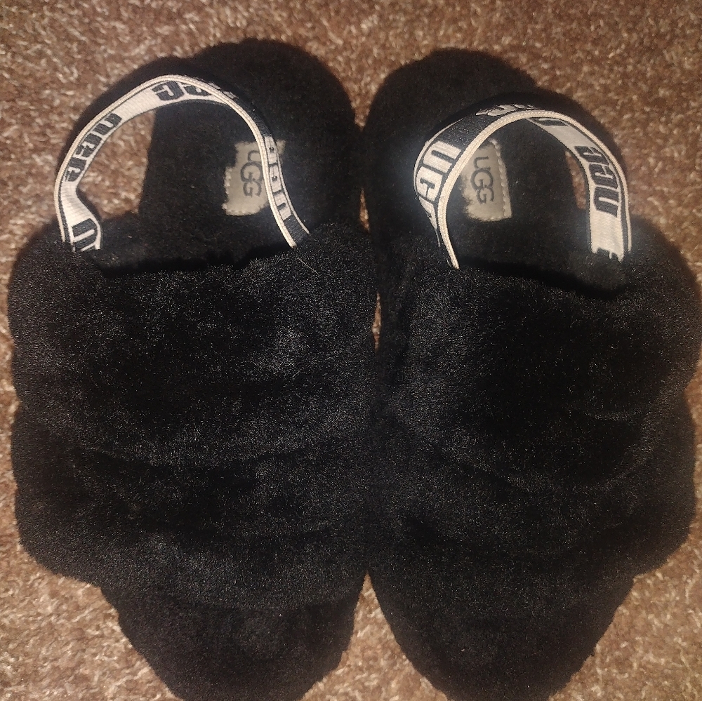 UGG fluffy slippers